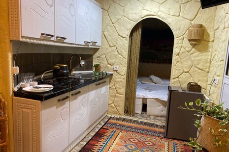 اتاق بامبو در اقامتگاه بومگردی بندر انزلی