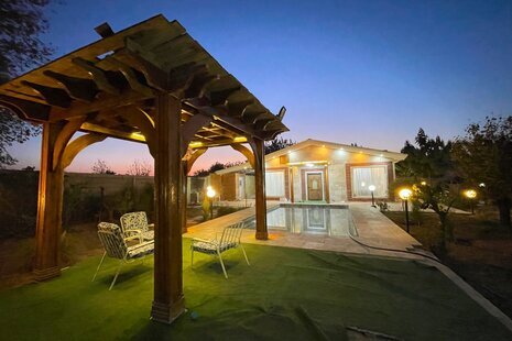 ویلا استخردار آبگرم دوخواب گل شرقی در کردان