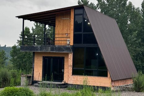 کلبه سوئیسی چوبی مبله دوخواب نسا در بابل