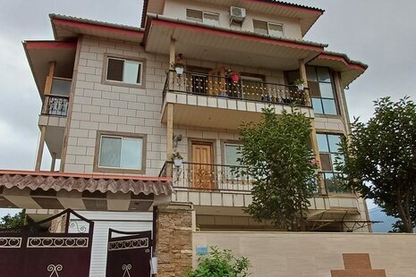 واحد دوخواب آریا در طبقه اول ویلای رامسر