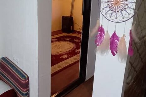 واحد تکخواب در طبقه ی دوم اقامتگاه بومگردی تنکابن