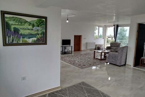 واحد تکخواب در طبقه دوم ویلای تمشک کلاچای