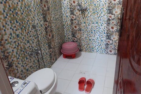 آپارتمان مبله دو خواب طبقه 3 مدرس 6 در همدان