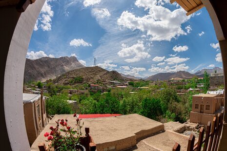 واحد خانه بهشت در اقامتگاه بومگردی برزک کاشان