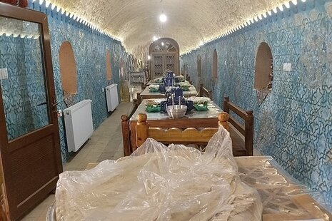 اتاق آرتمیس در اقامتگاه بومگردی همدان