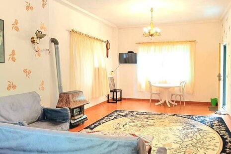 واحد نیکوکار در طبقه اول باغ ویلا چالوس