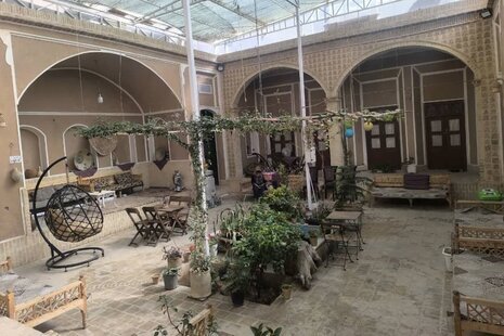 اتاق دو نفره اشتراکی آقایان در اقامتگاه بومگردی یزد