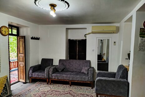 واحد تکخواب در طبقه اول ویلا نگارخاتون در رودبار