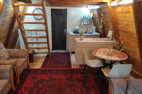 کلبه سوئیسی تک خواب جکوزی دار اردیبهشت در سوادکوه