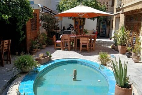 اتاق شماره 12 در اقامتگاه بومگردی شیراز