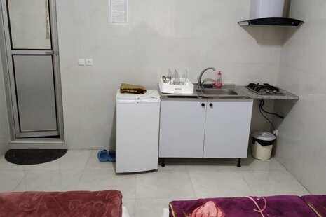 اتاق 102 چهار تخت در مسافرخانه قم
