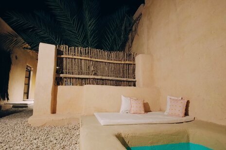 سوئیت سِمَر در اقامتگاه بومگردی بندر لافت