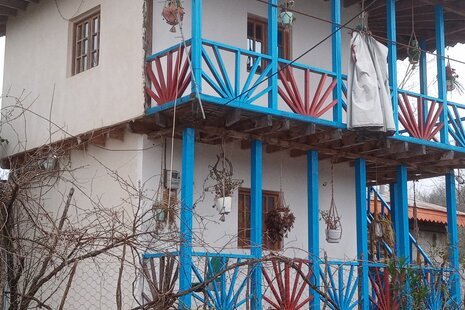 اتاق 3 در اقامتگاه بومگردی رشت