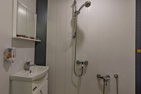 اتاق یک تخت در هتل آپارتمان اصفهان