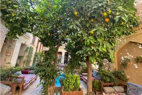 اتاق 2 نفره سه دری در اقامتگاه سنتی شیراز