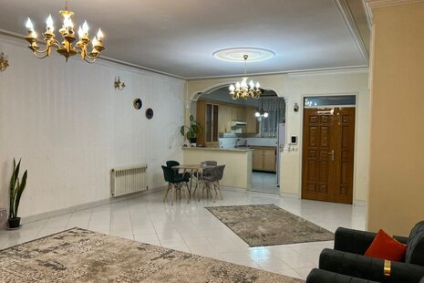 آپارتمان مبله دوخواب طبقه اول در شیراز