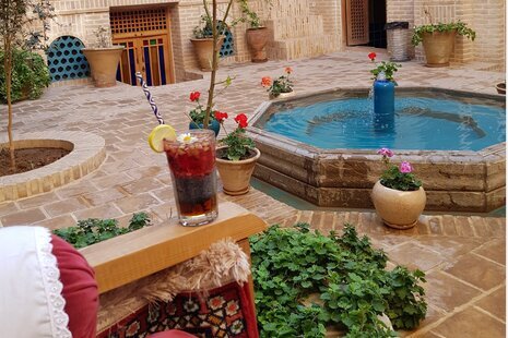 اتاق 2 تخته شهنای در اقامتگاه بومگردی در کاشان