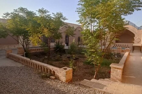 اتاق 2 قصر فیروزه در بومگردی گرمسار