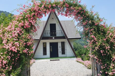 کلبه سوئیسی دوبلکس دوخواب یاسین در زیرآب