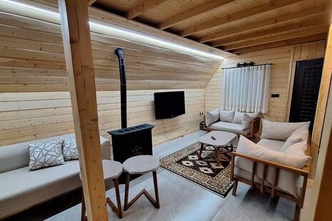 کلبه دوبلکس جکوزی دار سه خواب باروما در تنکابن