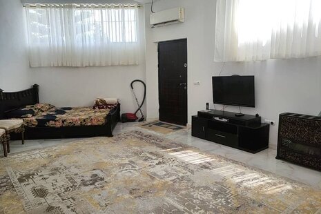واحد مبله درطبقه همکف ویلا در  چالوس
