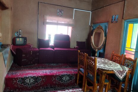 اتاق خانم دوستی بومگردی در شیراز