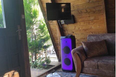 کلبه سوئیسی تک خواب جکوزی دار اردیبهشت در سوادکوه