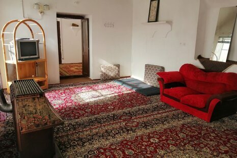 اتاق در اقامتگاه بومگردی یزد