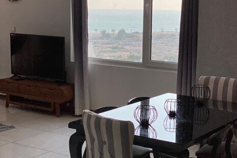 آپارتمان مبله دوخواب طبقه 6 دید دریا در دهکده ساحلی