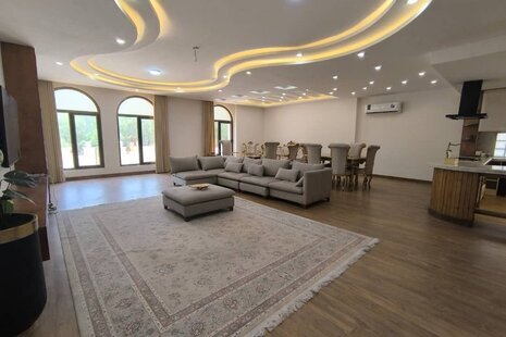 کاخ ویلا مبله تریپلکس سه خواب استخردار اعیان نشین در کیش