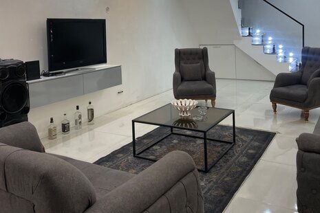 ویلا دوبلکس دوخواب استخردار پاییز در چهارباغ