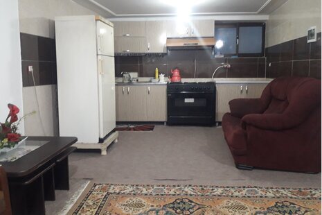 واحد تکخواب مبله در طبقه همکف ویلا زیر آب