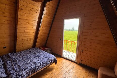 کلبه سوئیسی مبله دوخواب دریاچه در ساری