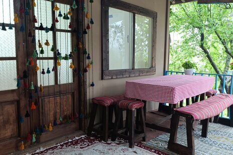 اتاق ماهگل در بومگردی تنکابن