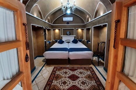 اتاق 2 تخته کرشمه در اقامتگاه بومگردی در کاشان