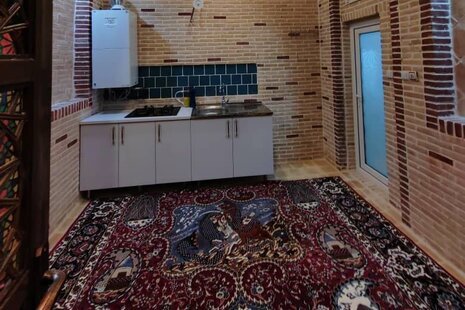 اتاق سه راه رئیس در اقامتگاه بومگردی کاشان