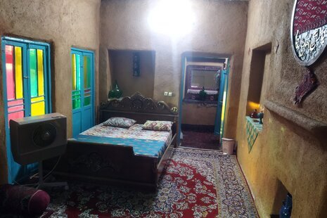 اتاق خانم دوستی بومگردی در شیراز