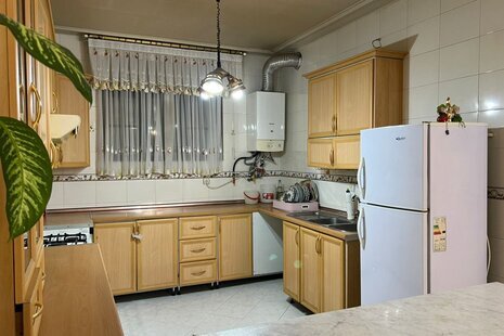 آپارتمان مبله دوخواب طبقه اول در شیراز