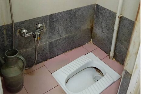 اتاق چهارنفره در اقامتگاه بومگردی رشت