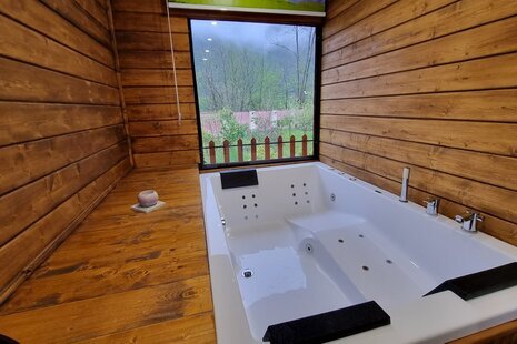 کلبه کپسولی تکخواب بلوط در رامسر