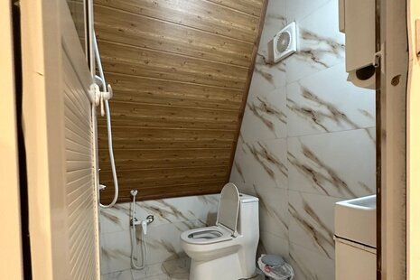 کلبه سوئیسی تکخواب در نور