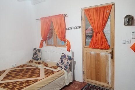 اتاق 1 در اقامتگاه بومگردی رشت