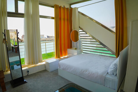 کلبه شناور در دهکده گردشگری عسلویه