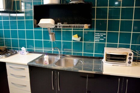 اتاق 8نفره خوابگاهی آقایان در هاستل اصفهان