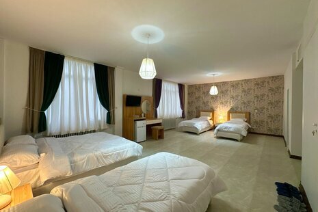 اتاق مبله چهار تخت 201 در فردوسی