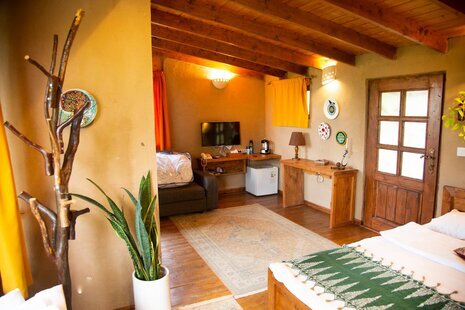 واحد صنوبر جکوزی دار در اقامتگاه بومگردی تنکابن