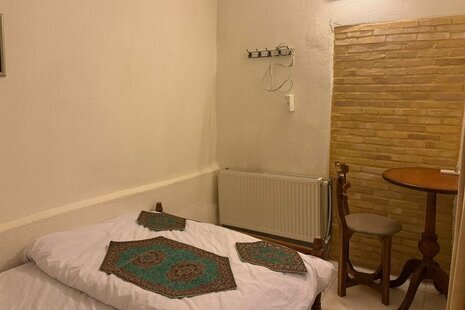 اتاق شماره 6 در اقامتگاه بومگردی شیراز