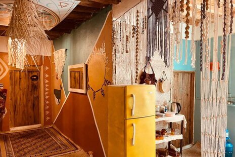 اتاق دیریا در هاستل هرمز