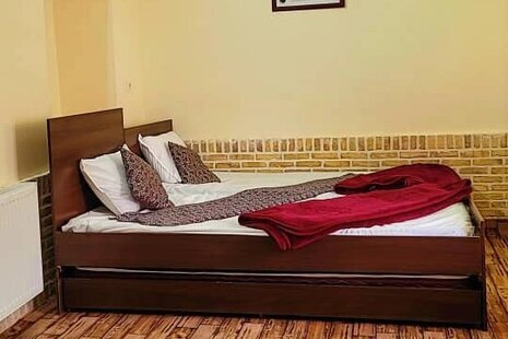 اتاق 12 متری 4 در اقامتگاه بومگردی درگز