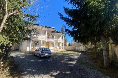 واحد سه خواب در طبقه اول ویلای کلاردشت